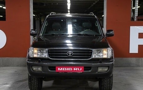 Toyota Land Cruiser 100 рестайлинг 2, 2002 год, 1 449 000 рублей, 2 фотография