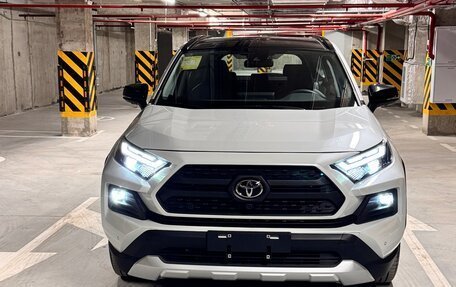 Toyota RAV4, 2025 год, 4 150 000 рублей, 2 фотография