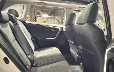 Toyota RAV4, 2025 год, 4 150 000 рублей, 16 фотография
