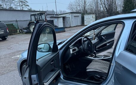 BMW 3 серия, 2011 год, 950 000 рублей, 11 фотография