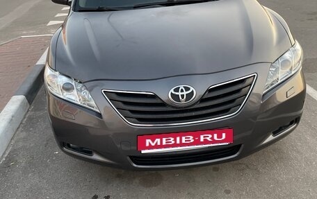 Toyota Camry, 2008 год, 900 000 рублей, 2 фотография