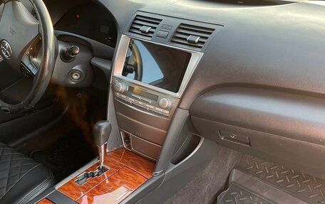 Toyota Camry, 2008 год, 900 000 рублей, 18 фотография