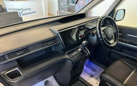 Honda Stepwgn IV, 2016 год, 1 889 000 рублей, 13 фотография