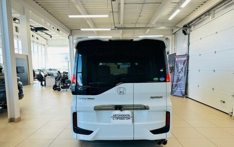 Honda Stepwgn IV, 2016 год, 1 889 000 рублей, 5 фотография