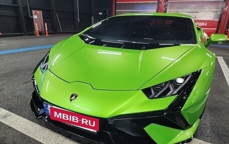 Lamborghini Huracán, 2023 год, 32 359 028 рублей, 2 фотография
