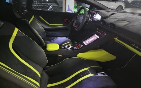 Lamborghini Huracán, 2023 год, 32 359 028 рублей, 16 фотография