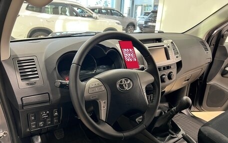 Toyota Hilux VII, 2014 год, 2 930 000 рублей, 14 фотография