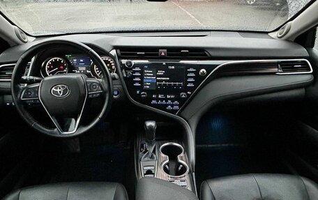 Toyota Camry, 2018 год, 3 099 000 рублей, 9 фотография