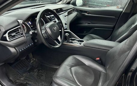 Toyota Camry, 2018 год, 3 099 000 рублей, 13 фотография