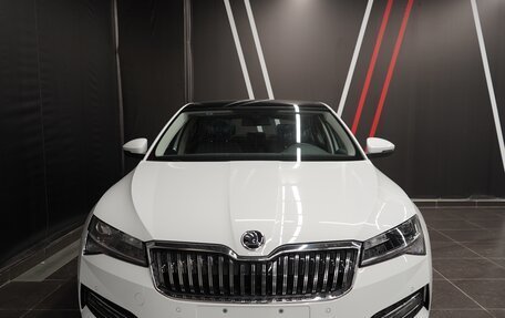 Skoda Superb III рестайлинг, 2025 год, 4 050 000 рублей, 2 фотография
