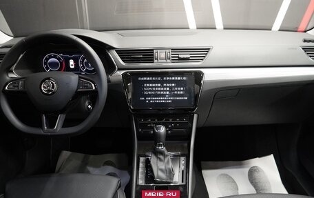 Skoda Superb III рестайлинг, 2025 год, 4 050 000 рублей, 12 фотография