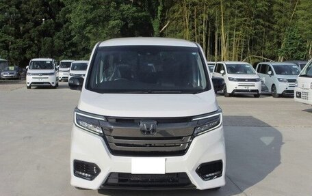 Honda Stepwgn IV, 2021 год, 2 110 000 рублей, 2 фотография