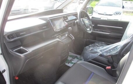 Honda Stepwgn IV, 2021 год, 2 110 000 рублей, 14 фотография