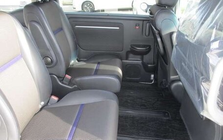 Honda Stepwgn IV, 2021 год, 2 110 000 рублей, 15 фотография