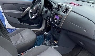 Renault Logan II, 2020 год, 700 000 рублей, 4 фотография