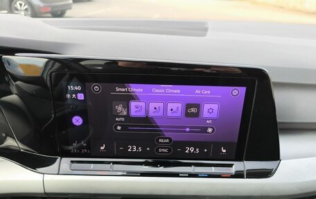 Volkswagen Golf VIII, 2021 год, 2 072 000 рублей, 16 фотография