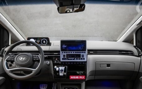 Hyundai Staria, 2024 год, 7 300 000 рублей, 7 фотография