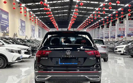 Volkswagen Tiguan II, 2024 год, 3 692 000 рублей, 5 фотография