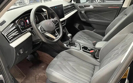 Volkswagen Tiguan II, 2024 год, 3 692 000 рублей, 7 фотография