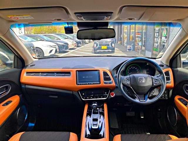 Honda Vezel, 2021 год, 1 275 000 рублей, 2 фотография