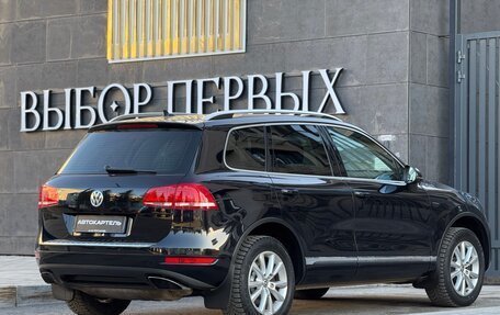Volkswagen Touareg III, 2011 год, 2 200 000 рублей, 2 фотография