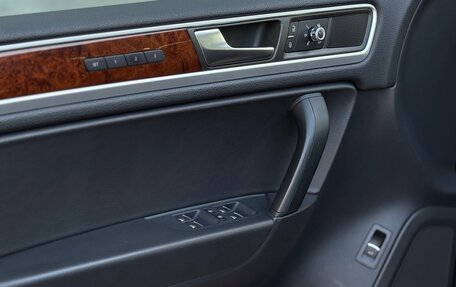 Volkswagen Touareg III, 2011 год, 2 200 000 рублей, 17 фотография