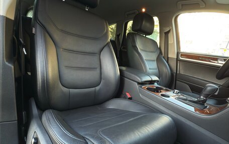 Volkswagen Touareg III, 2011 год, 2 200 000 рублей, 22 фотография