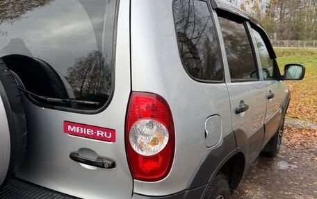 Chevrolet Niva I рестайлинг, 2018 год, 810 000 рублей, 7 фотография