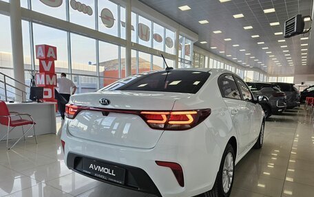 KIA Rio IV, 2018 год, 1 649 000 рублей, 10 фотография