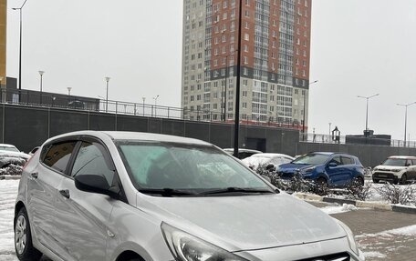 Hyundai Solaris II рестайлинг, 2013 год, 780 000 рублей, 5 фотография