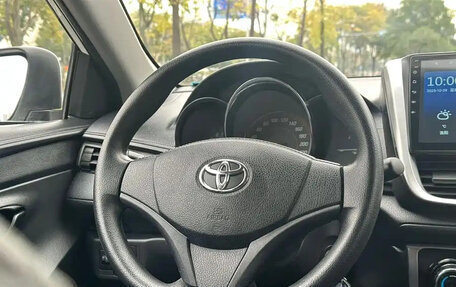 Toyota Yaris XP150 рестайлинг, 2021 год, 1 483 000 рублей, 13 фотография