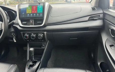 Toyota Yaris XP150 рестайлинг, 2021 год, 1 483 000 рублей, 11 фотография