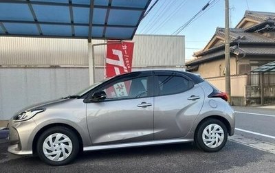Toyota Yaris XP150 рестайлинг, 2022 год, 1 362 000 рублей, 1 фотография