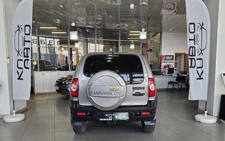 Chevrolet Niva I рестайлинг, 2017 год, 799 000 рублей, 4 фотография