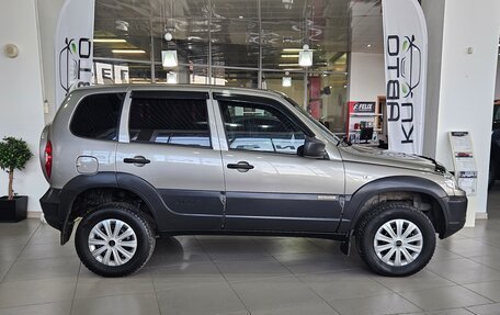 Chevrolet Niva I рестайлинг, 2017 год, 799 000 рублей, 6 фотография