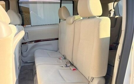 Toyota ISis I, 2017 год, 1 293 000 рублей, 13 фотография