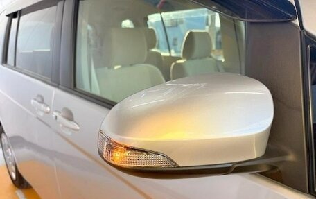 Toyota ISis I, 2017 год, 1 293 000 рублей, 16 фотография