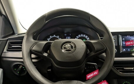 Skoda Rapid II, 2021 год, 1 050 000 рублей, 21 фотография