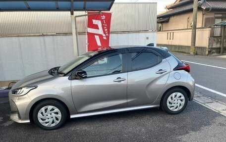 Toyota Yaris XP150 рестайлинг, 2022 год, 1 362 000 рублей, 6 фотография