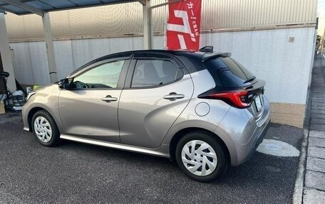 Toyota Yaris XP150 рестайлинг, 2022 год, 1 362 000 рублей, 3 фотография