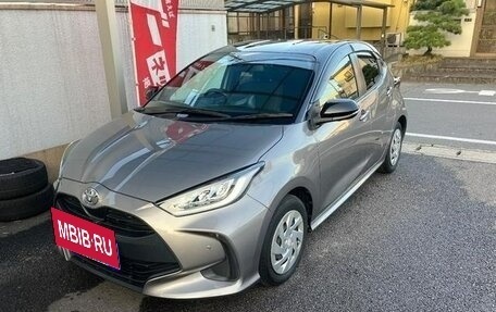 Toyota Yaris XP150 рестайлинг, 2022 год, 1 362 000 рублей, 30 фотография