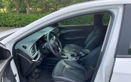 Buick Excelle III, 2022 год, 1 050 000 рублей, 10 фотография