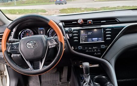 Toyota Camry, 2018 год, 1 800 000 рублей, 8 фотография
