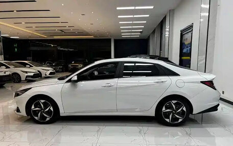 Hyundai Elantra, 2022 год, 1 700 000 рублей, 6 фотография