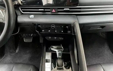 Hyundai Elantra, 2022 год, 1 700 000 рублей, 12 фотография