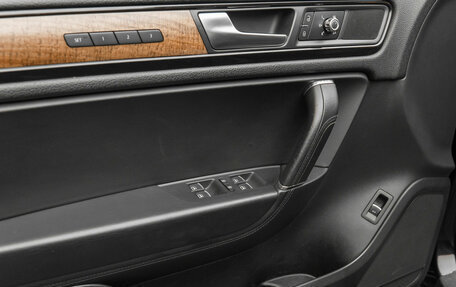 Volkswagen Touareg III, 2011 год, 2 130 000 рублей, 16 фотография