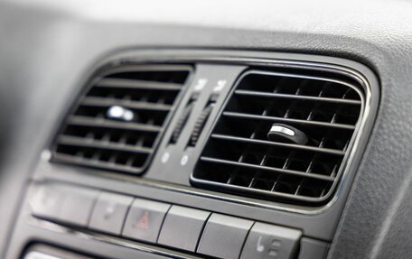 Volkswagen Polo VI (EU Market), 2012 год, 698 000 рублей, 24 фотография