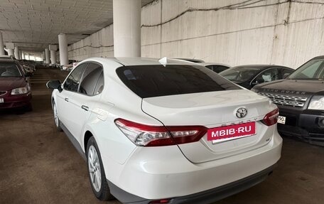 Toyota Camry, 2020 год, 2 700 000 рублей, 3 фотография