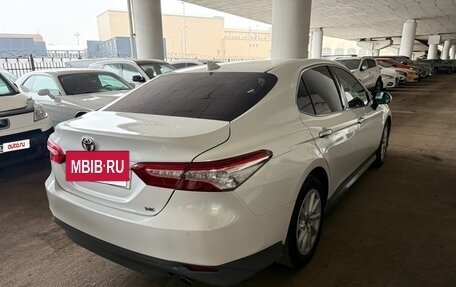 Toyota Camry, 2020 год, 2 700 000 рублей, 4 фотография