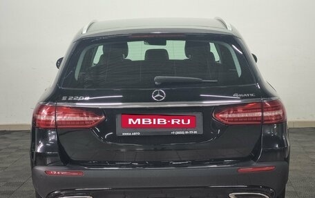 Mercedes-Benz E-Класс, 2021 год, 4 200 000 рублей, 4 фотография